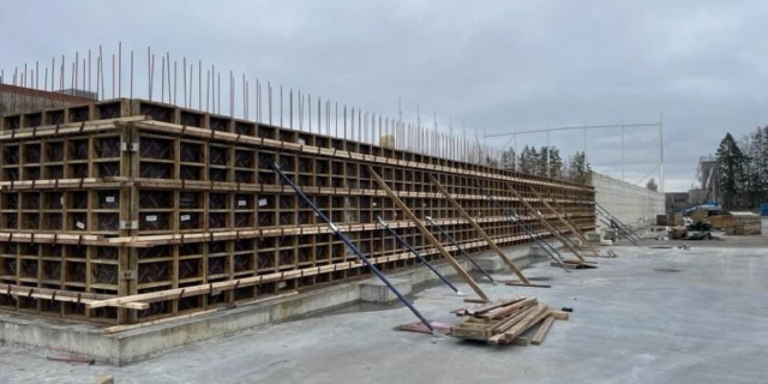 Forskaling av ringmur på 4m høyde og 40cm tykkelse