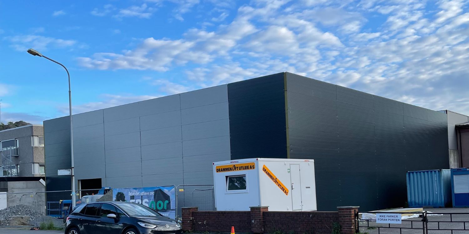 Minilagerbygg bilde av stålbyggets fasade på baksiden.