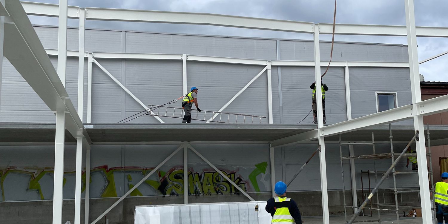 Minilagerbygg stålkostruksjon og byggeprosess.