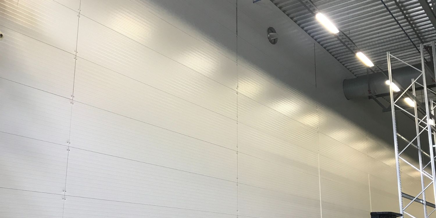 Ferdig montert skillevegg for inndeling av lokale i Toveien på Vestby.